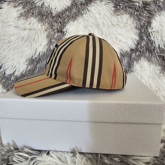 Preloved Burberry baseball hat [Unisex] - Picture 5 of 8